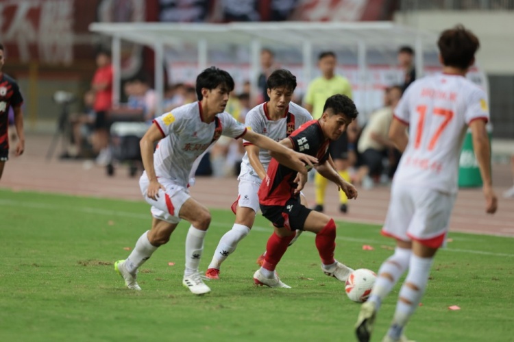 乔瓦尼：对方第一次反击时我们出现失误，他们给了我们沉重的惩罚